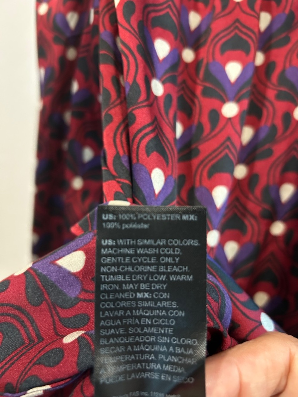 White House Black Market Red and Purple Geometric V-Neck Blouse - Picture 4 of 4